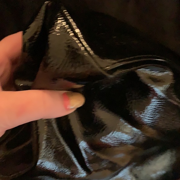 Tommy Hilfiger black patent leather dome Handbag - Picture 6 of 7